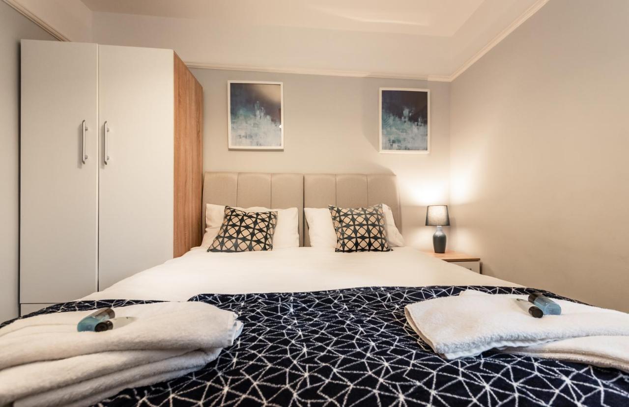 Best Price! Perfect Gunwharf Accommodation - 5 Single Beds Or Kingsize Free Parking Portsmouth Luaran gambar