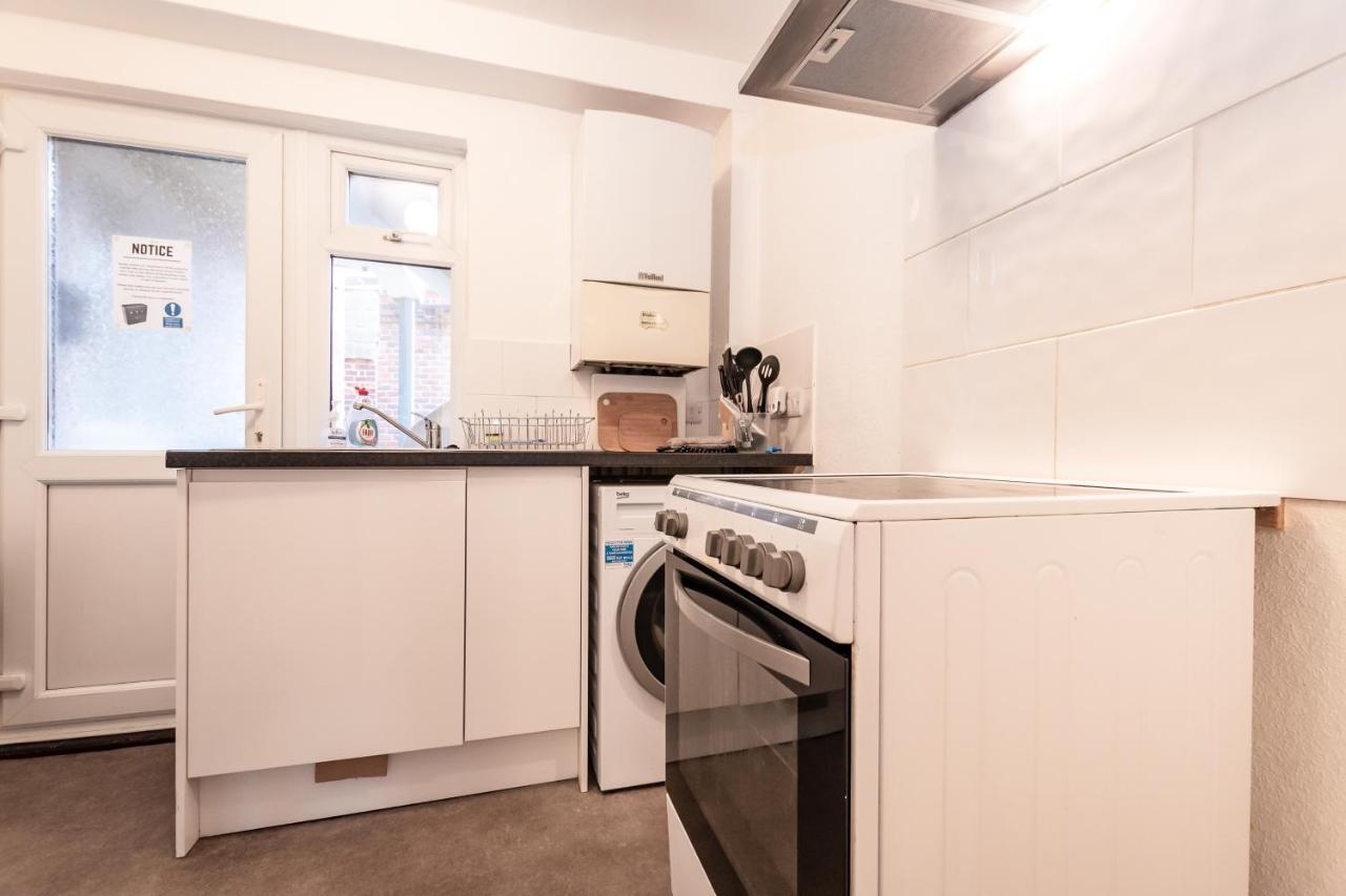 Best Price! Perfect Gunwharf Accommodation - 5 Single Beds Or Kingsize Free Parking Portsmouth Luaran gambar