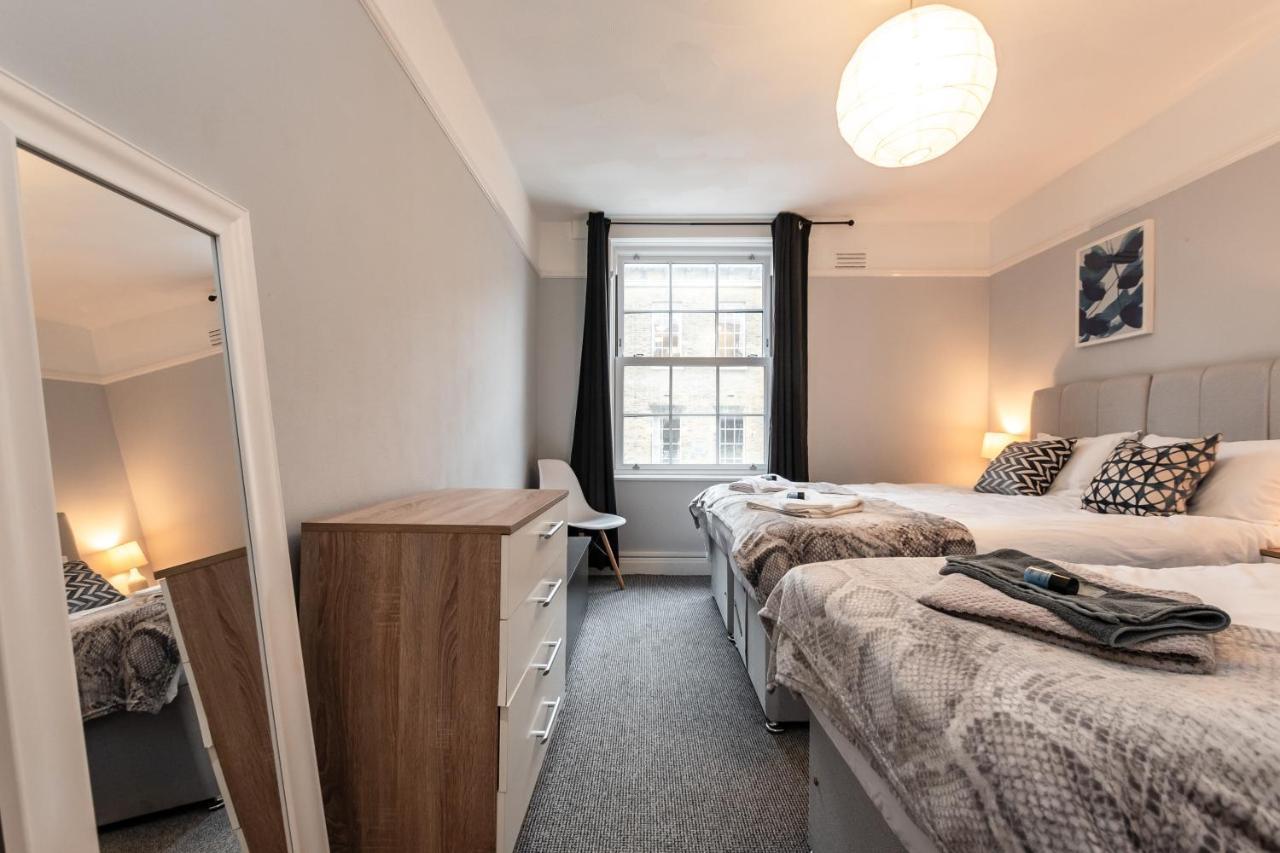 Best Price! Perfect Gunwharf Accommodation - 5 Single Beds Or Kingsize Free Parking Portsmouth Luaran gambar