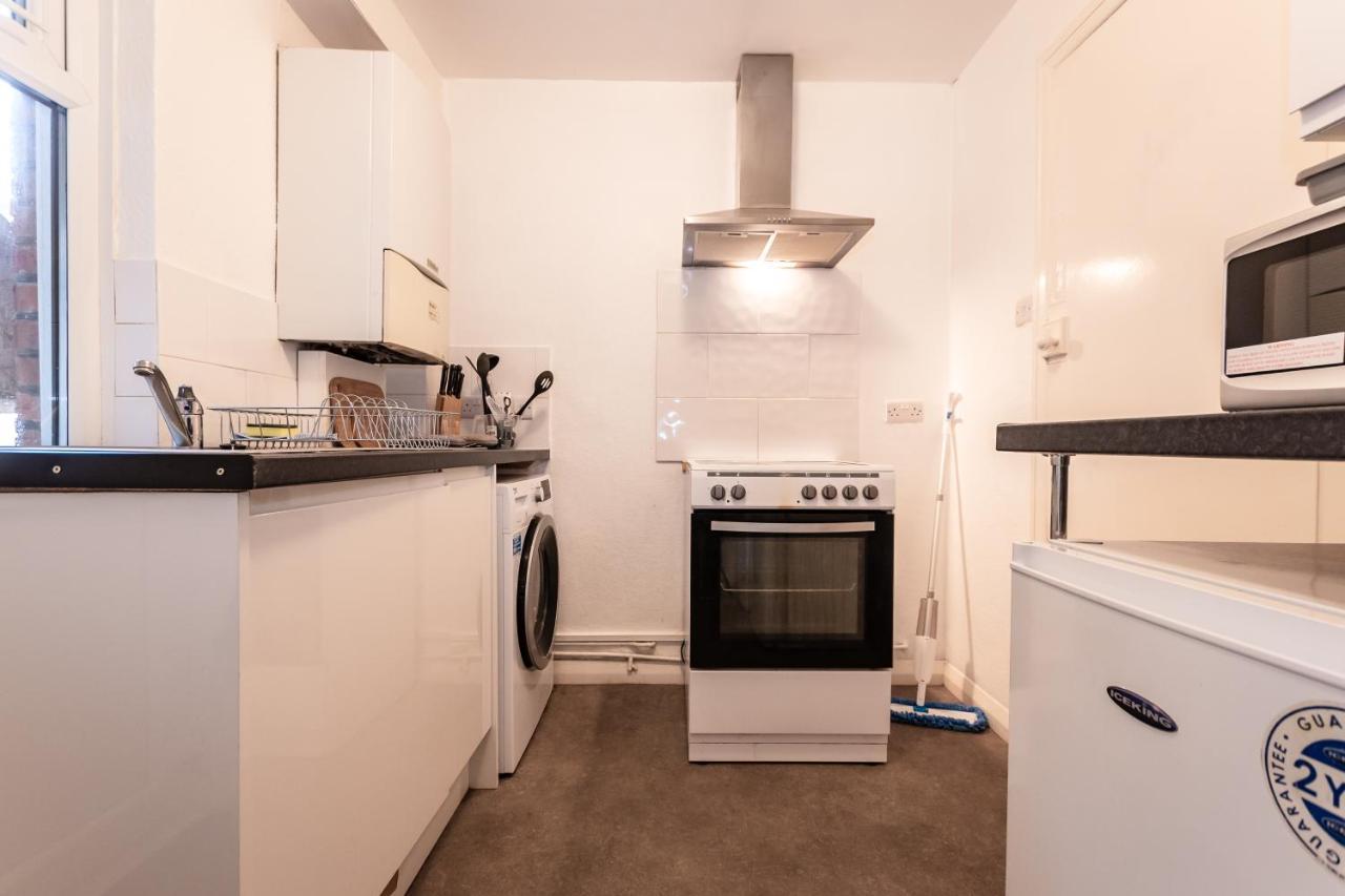 Best Price! Perfect Gunwharf Accommodation - 5 Single Beds Or Kingsize Free Parking Portsmouth Luaran gambar