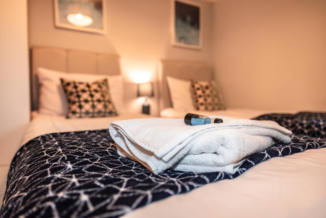 Best Price! Perfect Gunwharf Accommodation - 5 Single Beds Or Kingsize Free Parking Portsmouth Luaran gambar