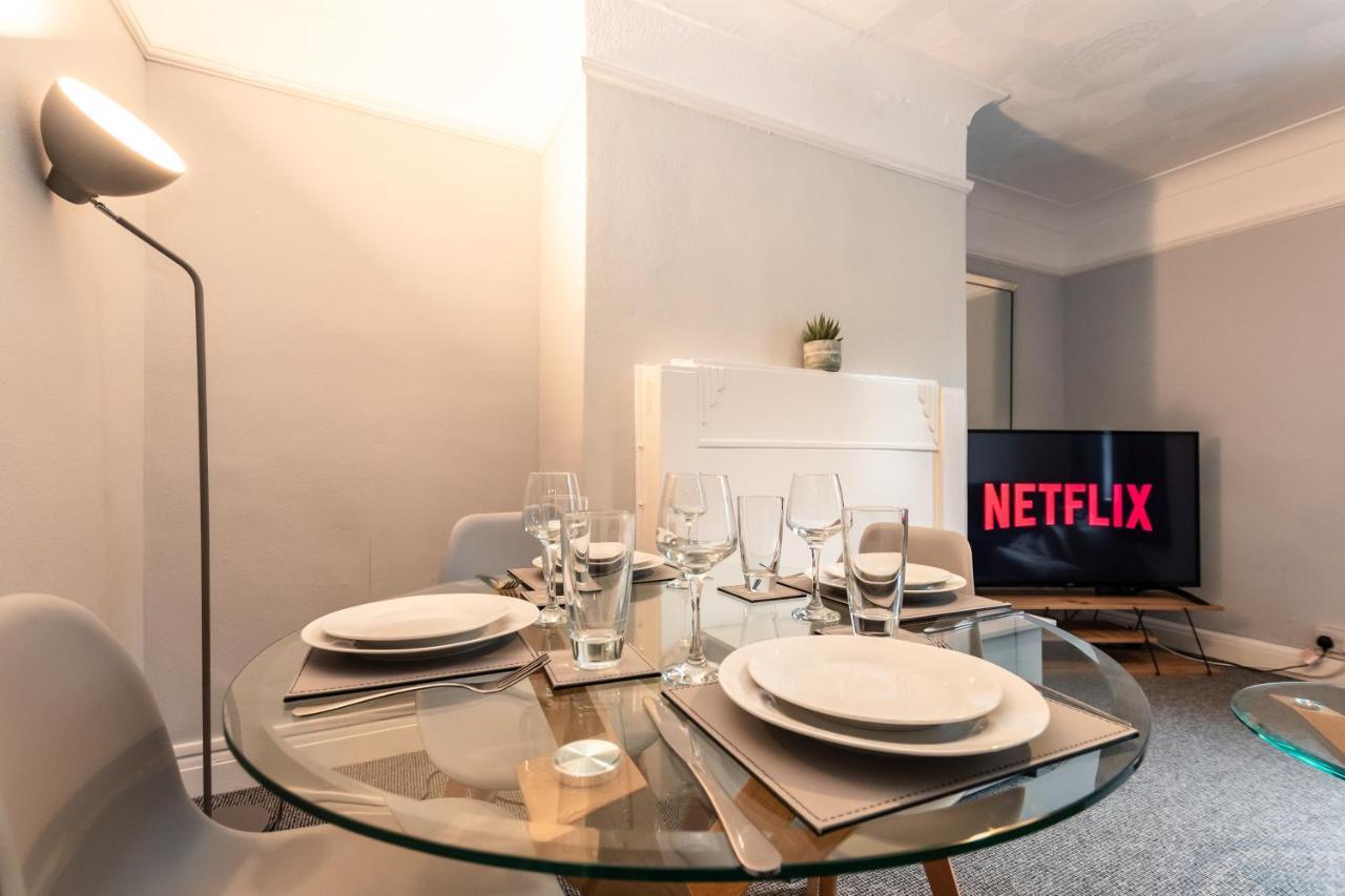 Best Price! Perfect Gunwharf Accommodation - 5 Single Beds Or Kingsize Free Parking Portsmouth Luaran gambar